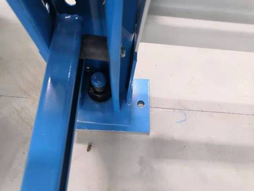 立柱底板调整脚